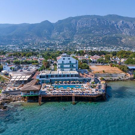 Manolya Hotel Lapithos  Bagian luar foto