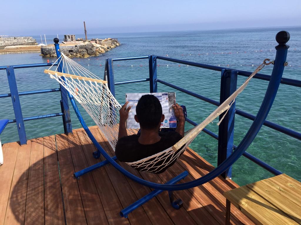 Manolya Hotel Lapithos  Bagian luar foto