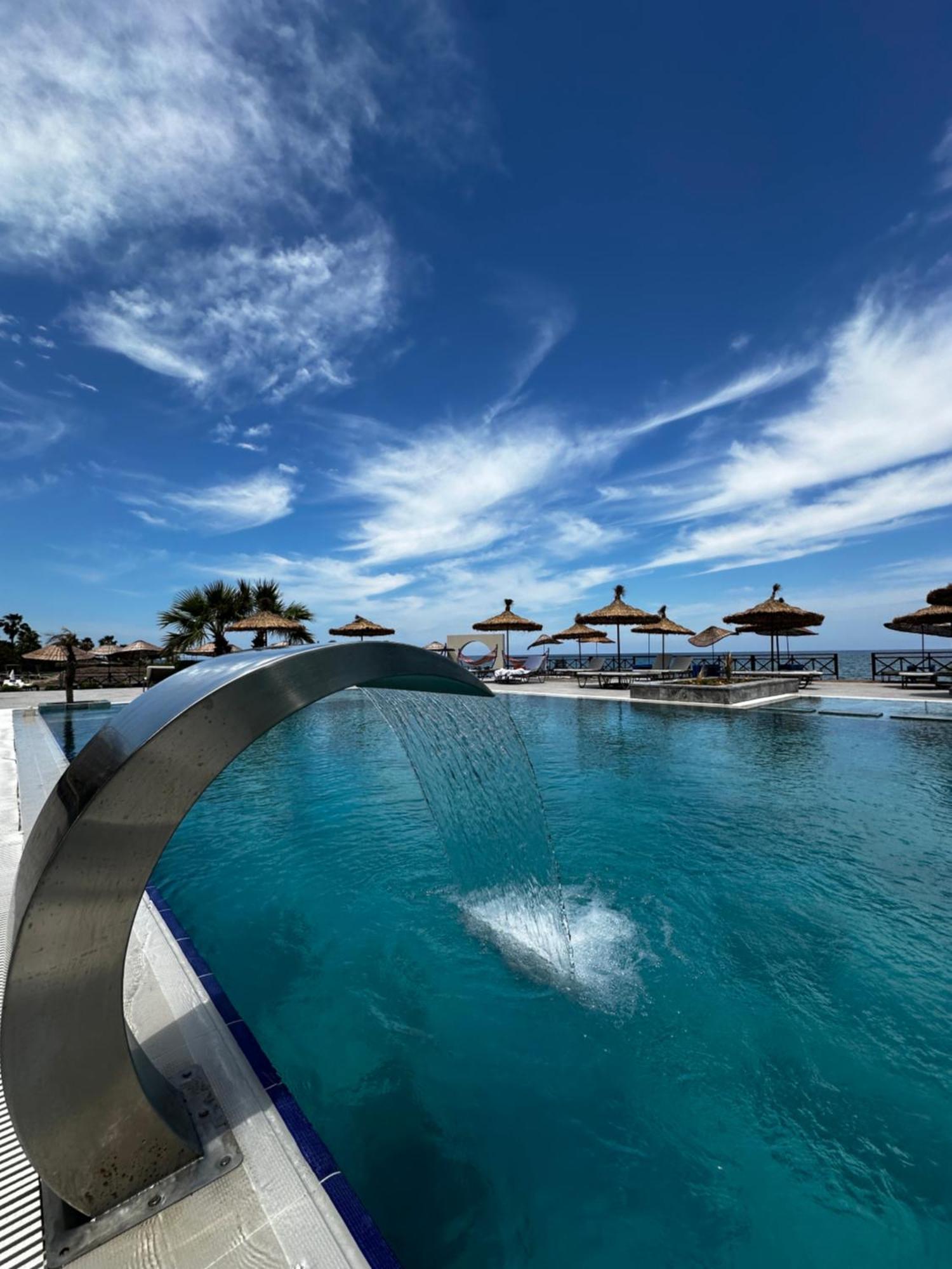 Manolya Hotel Lapithos  Bagian luar foto