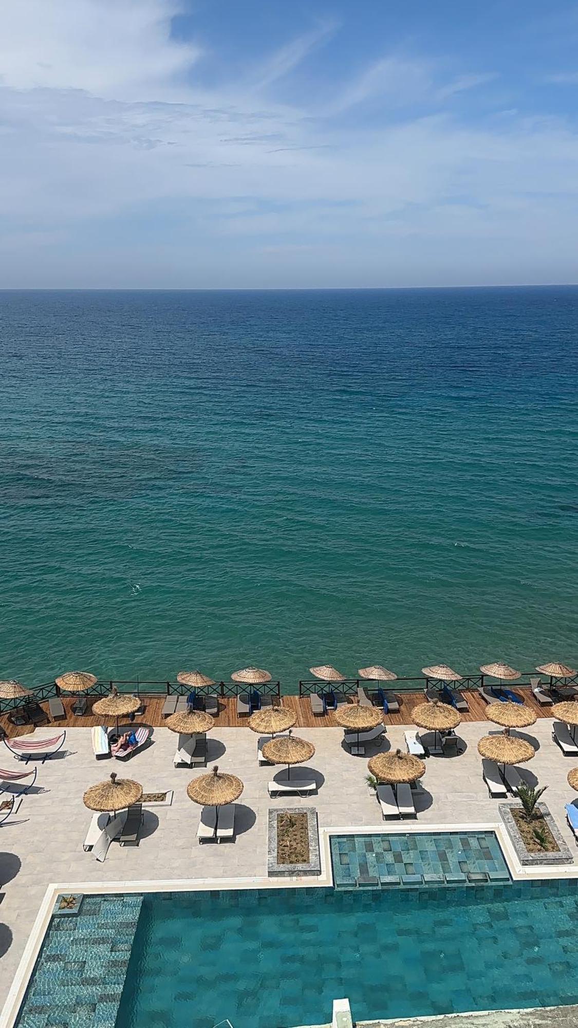 Manolya Hotel Lapithos  Bagian luar foto
