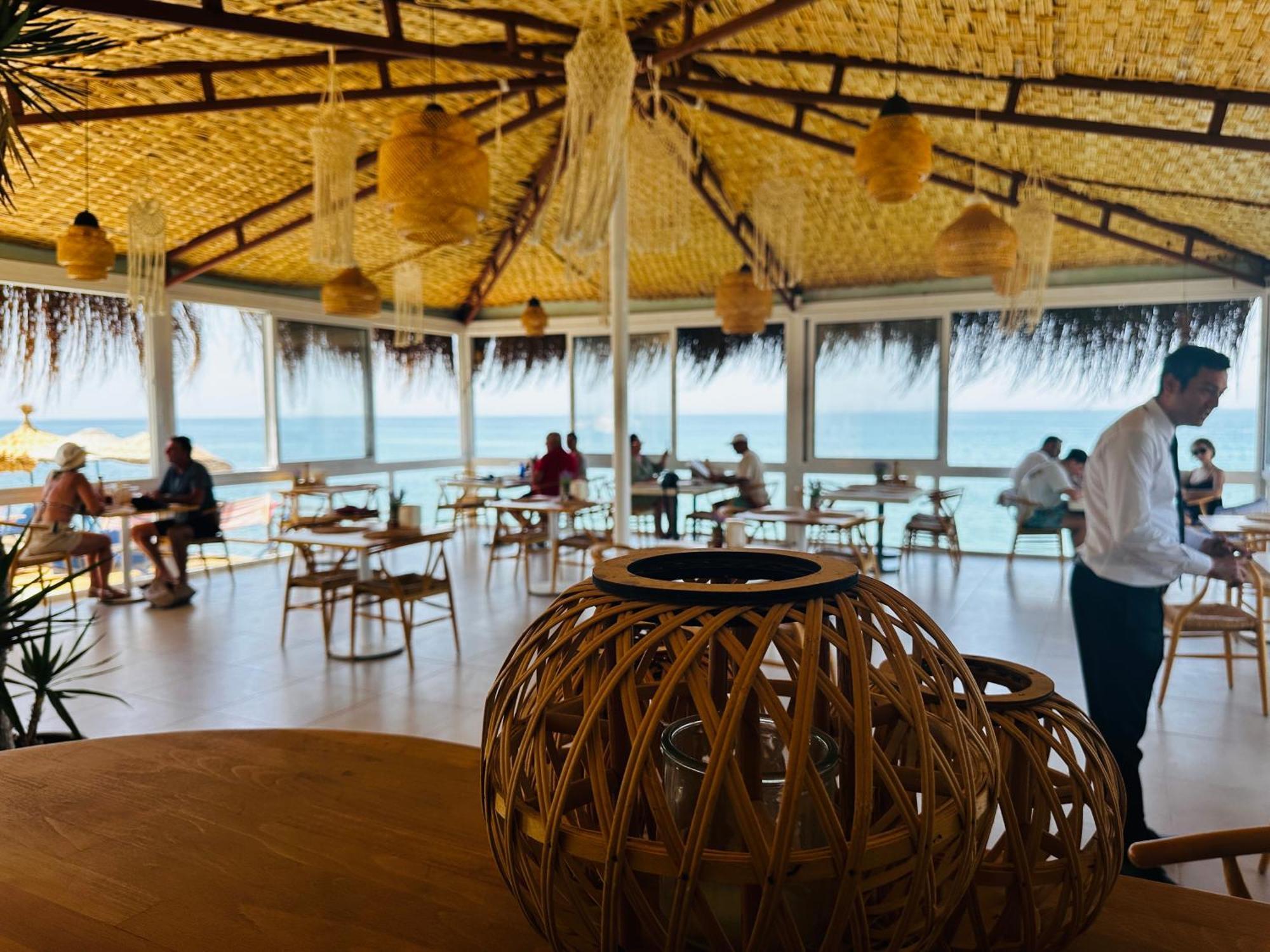 Manolya Hotel Lapithos  Bagian luar foto