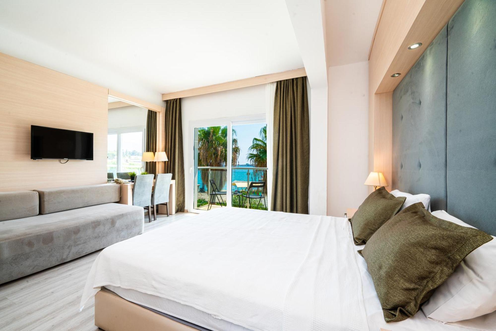 Manolya Hotel Lapithos  Bagian luar foto