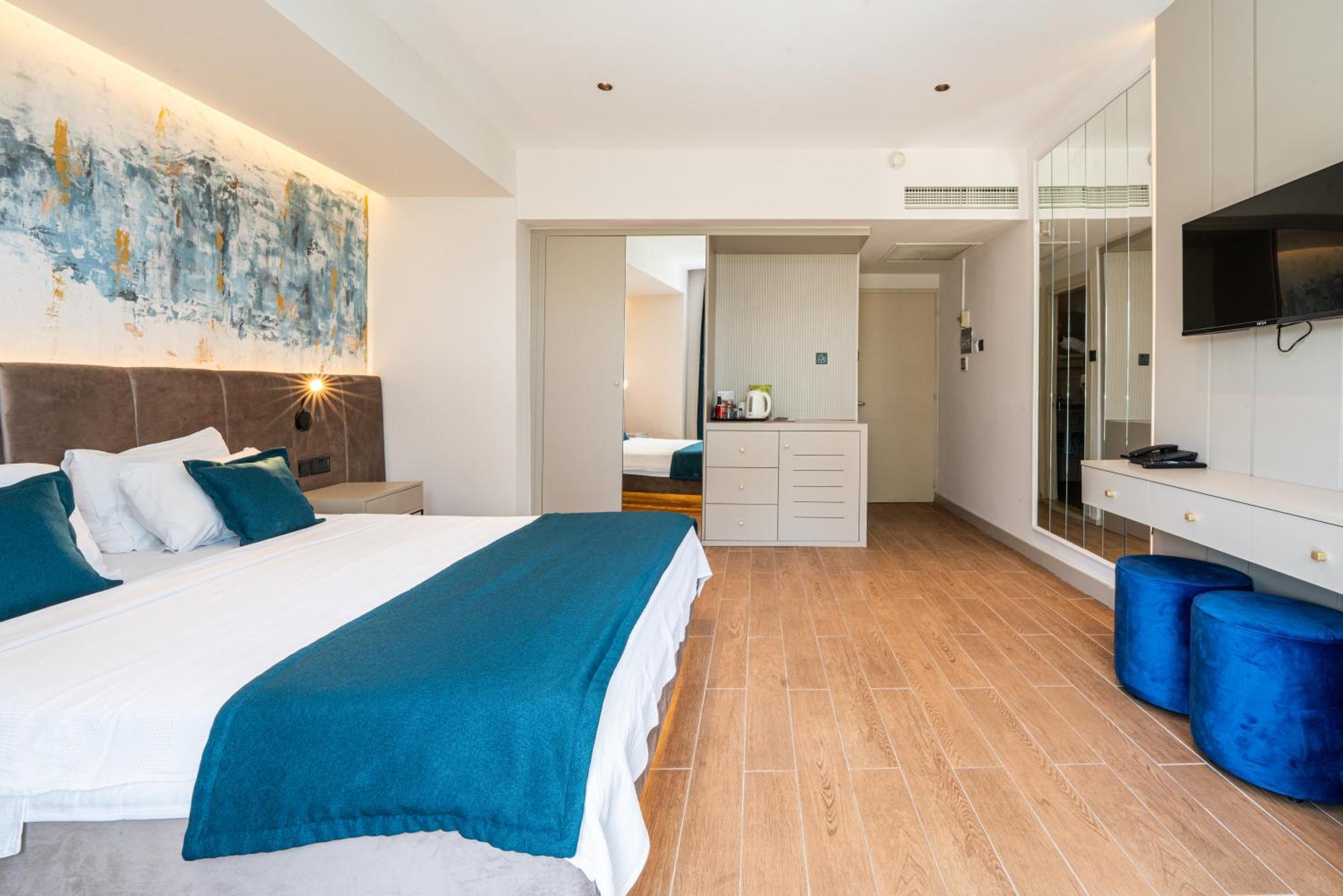 Manolya Hotel Lapithos  Bagian luar foto
