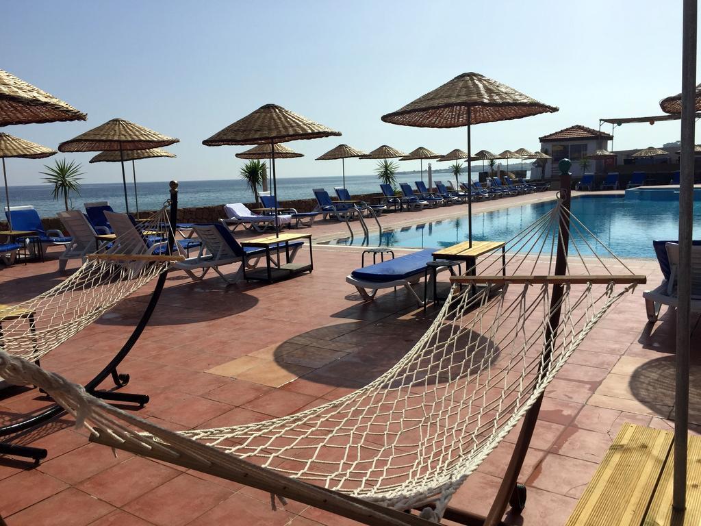 Manolya Hotel Kyrenia  Bagian luar foto