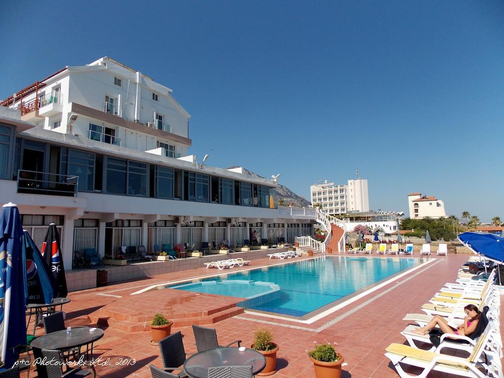 Manolya Hotel Kyrenia  Bagian luar foto