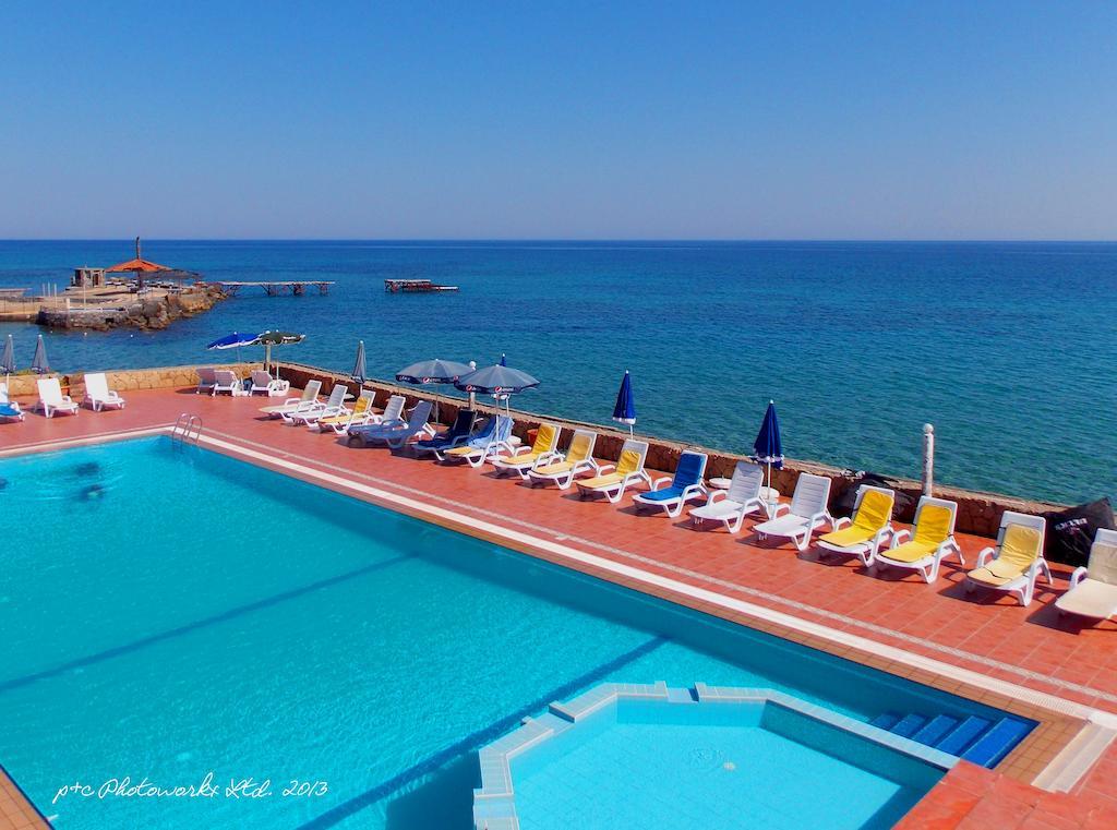 Manolya Hotel Kyrenia  Bagian luar foto